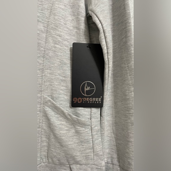 90 Degree by Reflex Crewneck - Picture 4 of 4